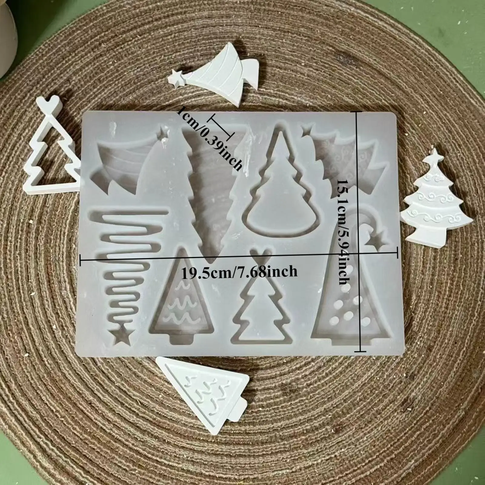 Christmas Tree Candle Mold 8-Grid Heat Resistant Festive Silicone Crafts Tool Christmas Tree Candle Resin Molds For Festival