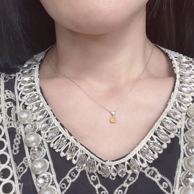 Collana con ciondolo coniglio in rame artistico con accenti di diamanti per coll