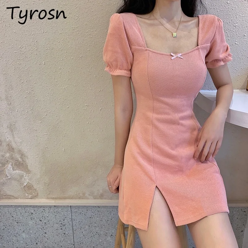 

Женское платье с бантом и разрезом сбоку, с квадратным вырезом