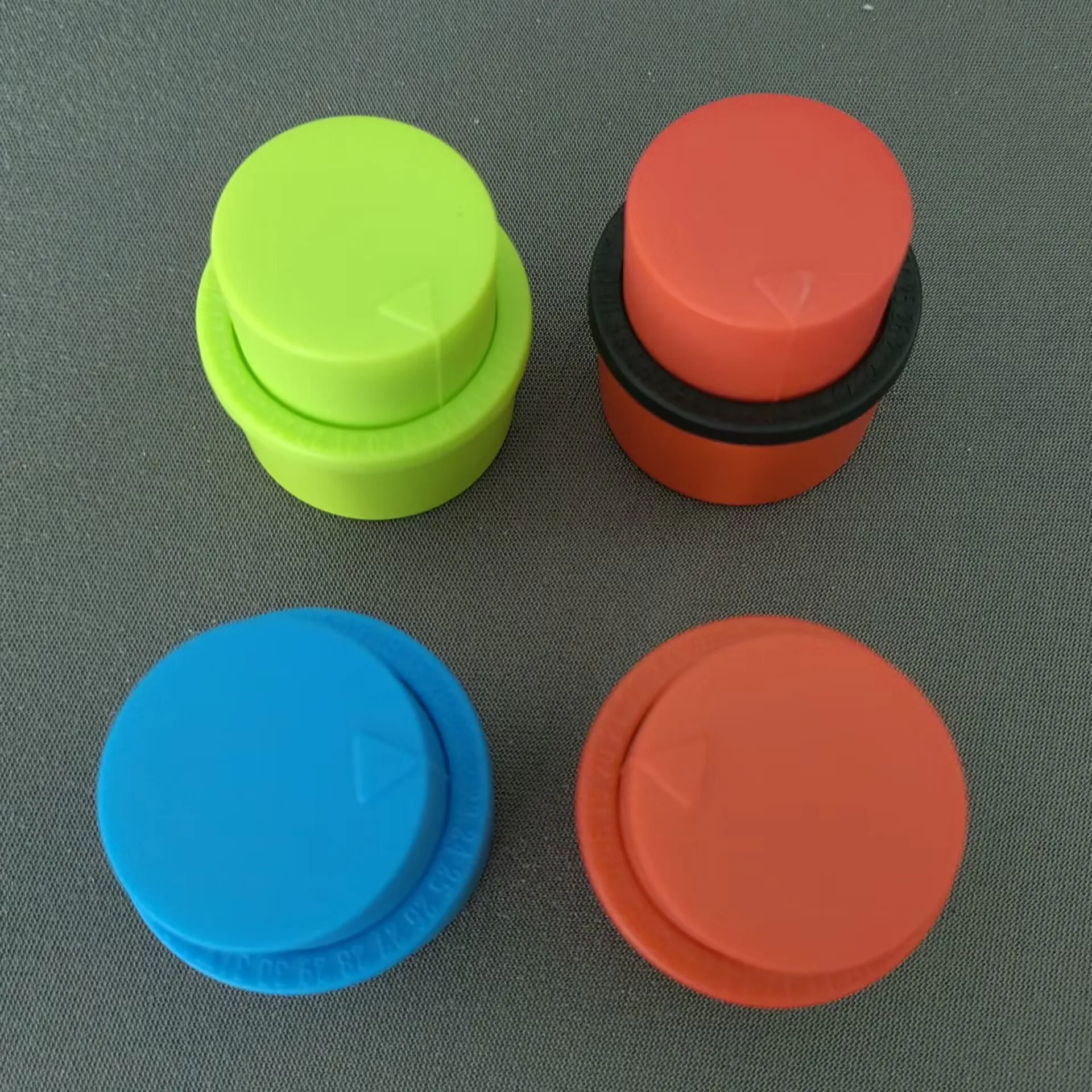 Press the Inflatable Soda Plastic Carbonated Beverage Bottle Cap Keep the Air