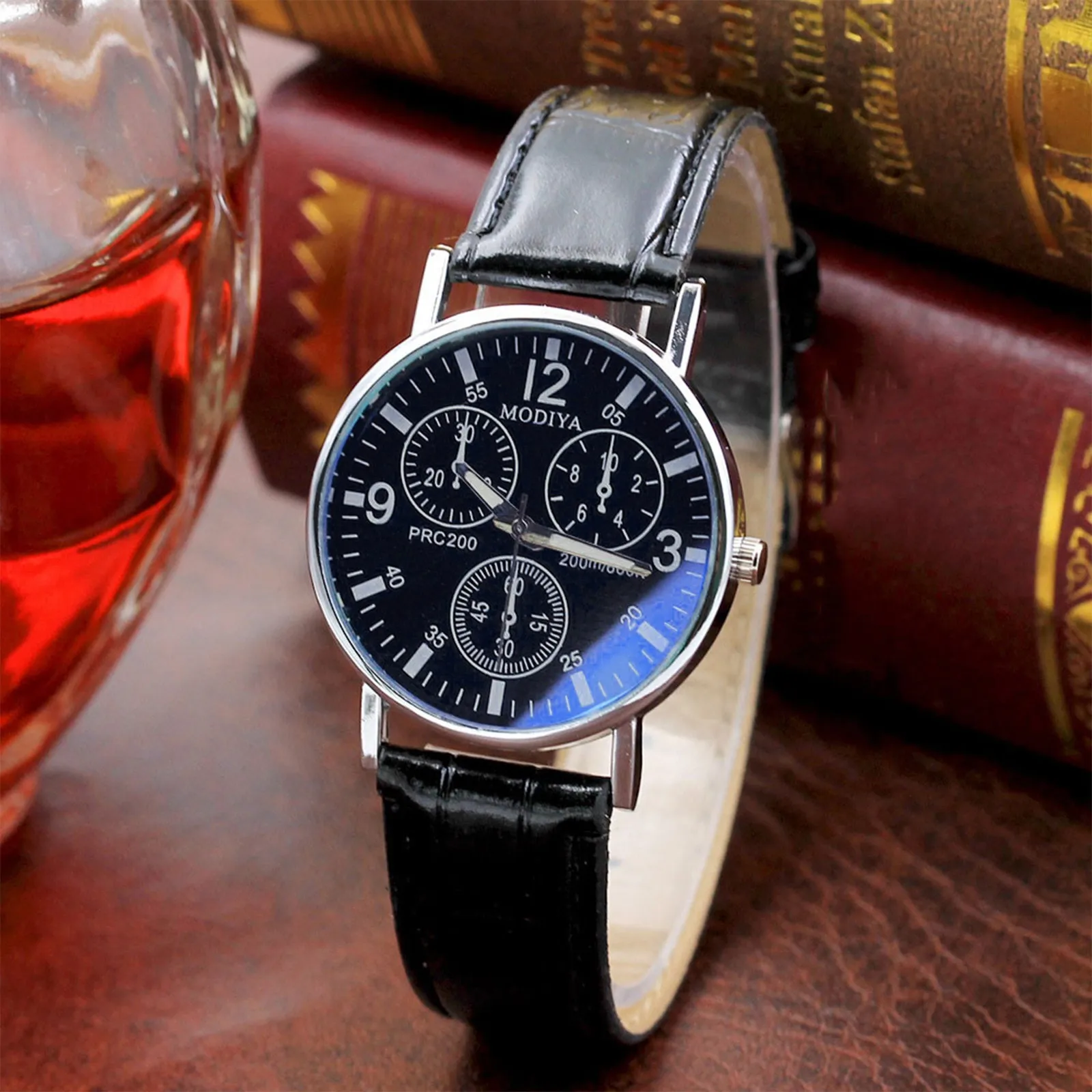 

Men's Watch Fashion Creative Fake Six Eyes Three Needles Roman Numeral Quartz Analog Watch High Quality Leather Casual Men Watch