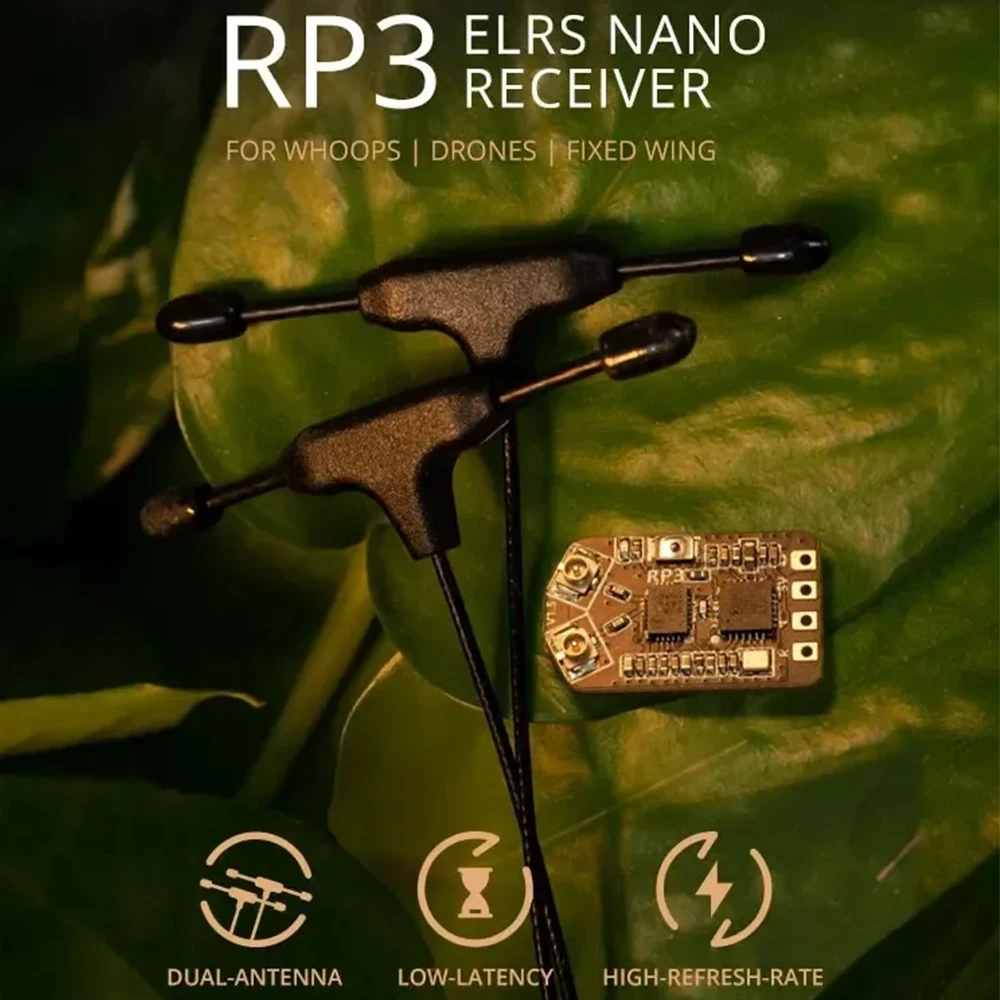 Récepteur RP ExpressLRS 2.4GHz Nano à côté d'une pièce pour échelle, Performances et Portée Optimales