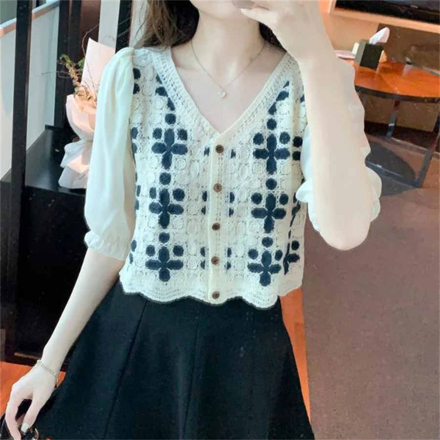 

Blouse Women Fashion Summer Knits Bubble Sleeve Embroidery Hollow Casual Top
