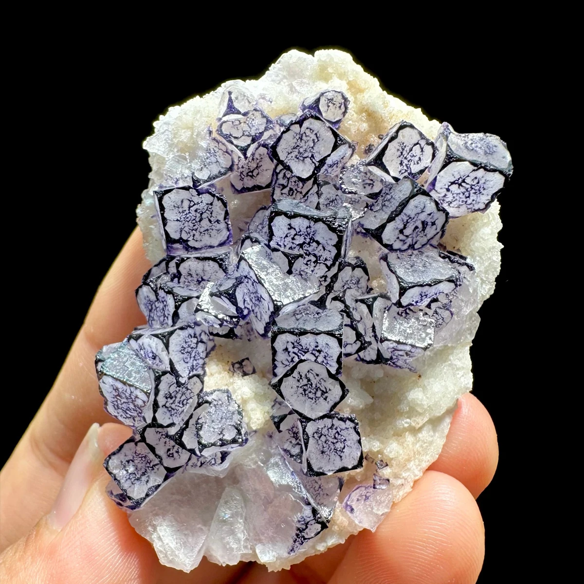 QR code purple-bordered fluorite natural mineral crystal ore
