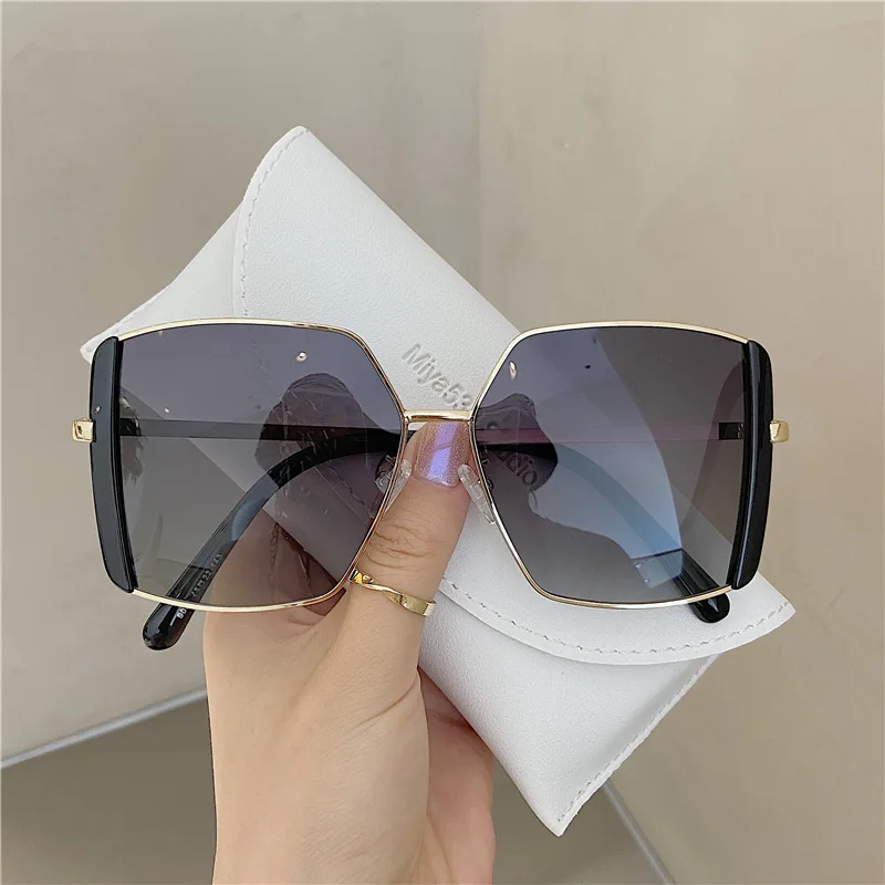 2023 New Fashion Lady Oversize Square Sunglasses Women Glasses luxurious Sun Glasses Female UV400