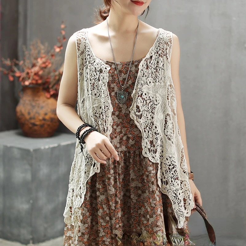 

Women Embroidered Vest Sleeveless Cutout Top Thin Cardigan Korean Fashion Jacket Shawl Sun Shirt Leisure Spring Summer Coat New