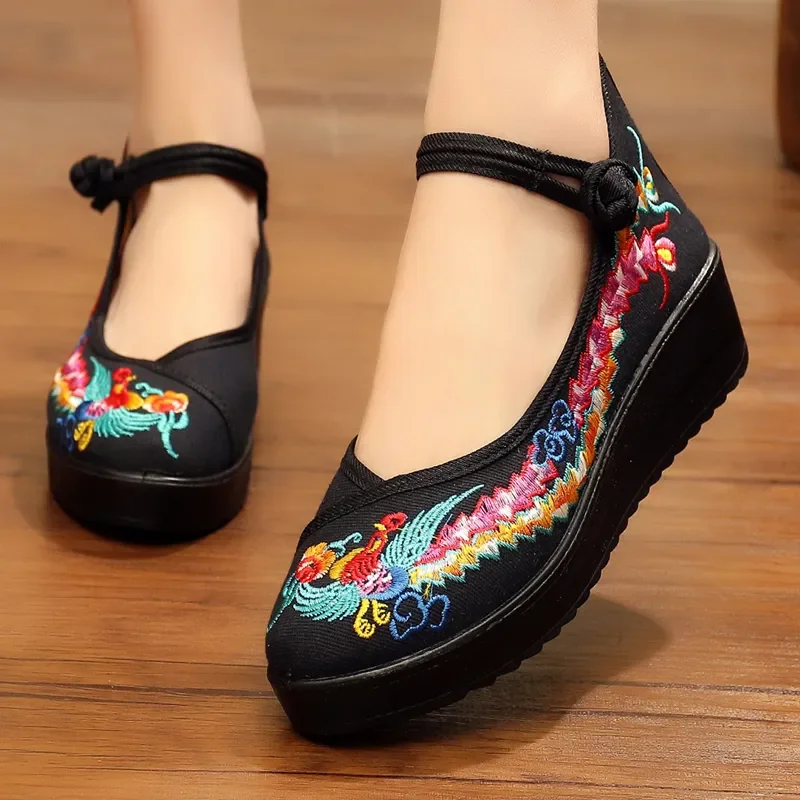 Sapatos femininas 여성 귀여운 달콤한 고품질 높이 증가 꽃 자수 신발 중국어 복고풍 댄스 로퍼 ha107