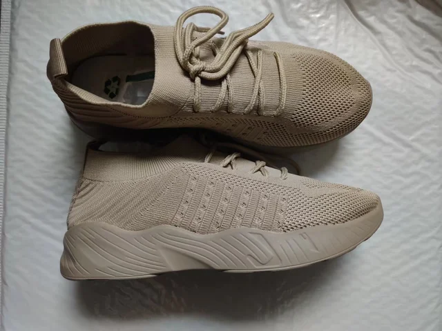 Red Casual Sports Shoes for Women Comfort Mesh Tennis Shoes Light Sneakers Women 2022 New Plus Size 43 Student Vulcanized Shoe Khaki