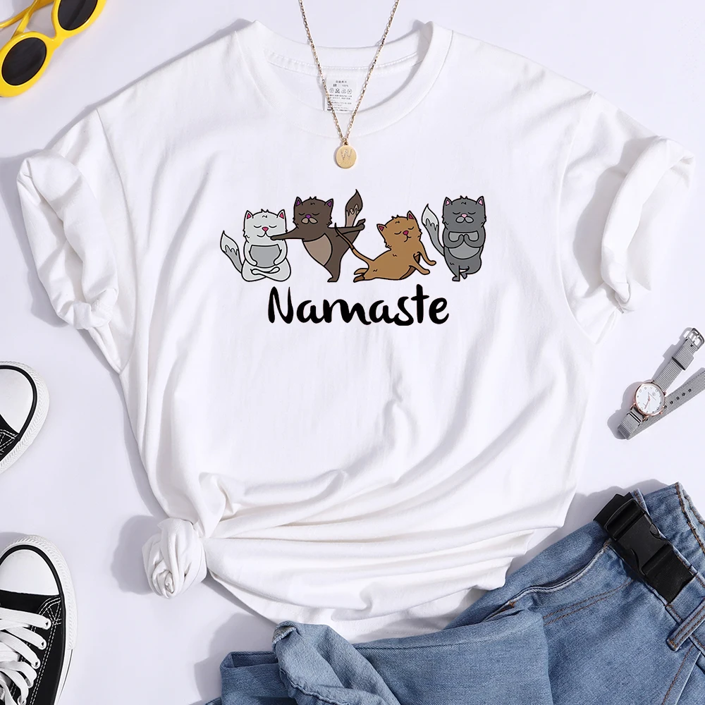 Happy Kitten Dancing Happily Printing T-shirts For Women Vintage Tshirts Oversize o-neck Top Fashion Soft Woman's Tshirts