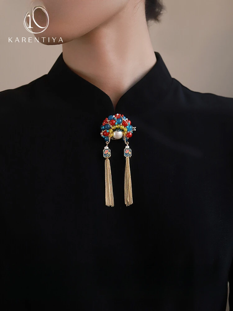 

Chinese style face mask knife horse dan brooch design temperament tassel high-end freshwater pearl ancient style brooch