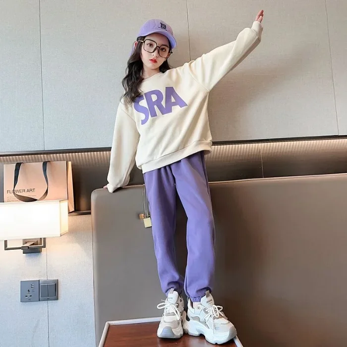 thumbnail image 1 of Conjunto de 2 piezas de pantalones informales con letras elegantes, traje deportivo versión coreana para niños, nueva moda de primavera y otoño para niñas, 1 of 4
