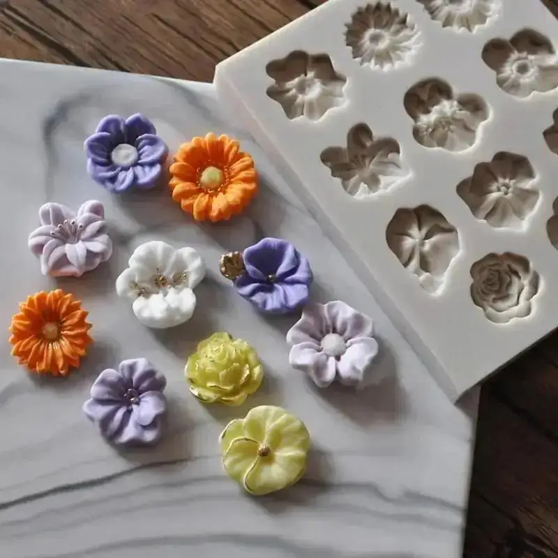 Mini Small Flower Silicone Mold Creative DIY Chocolate Candy 3D Molds Kitchen Baking Cake Decoration Tool Candle Soap Mould