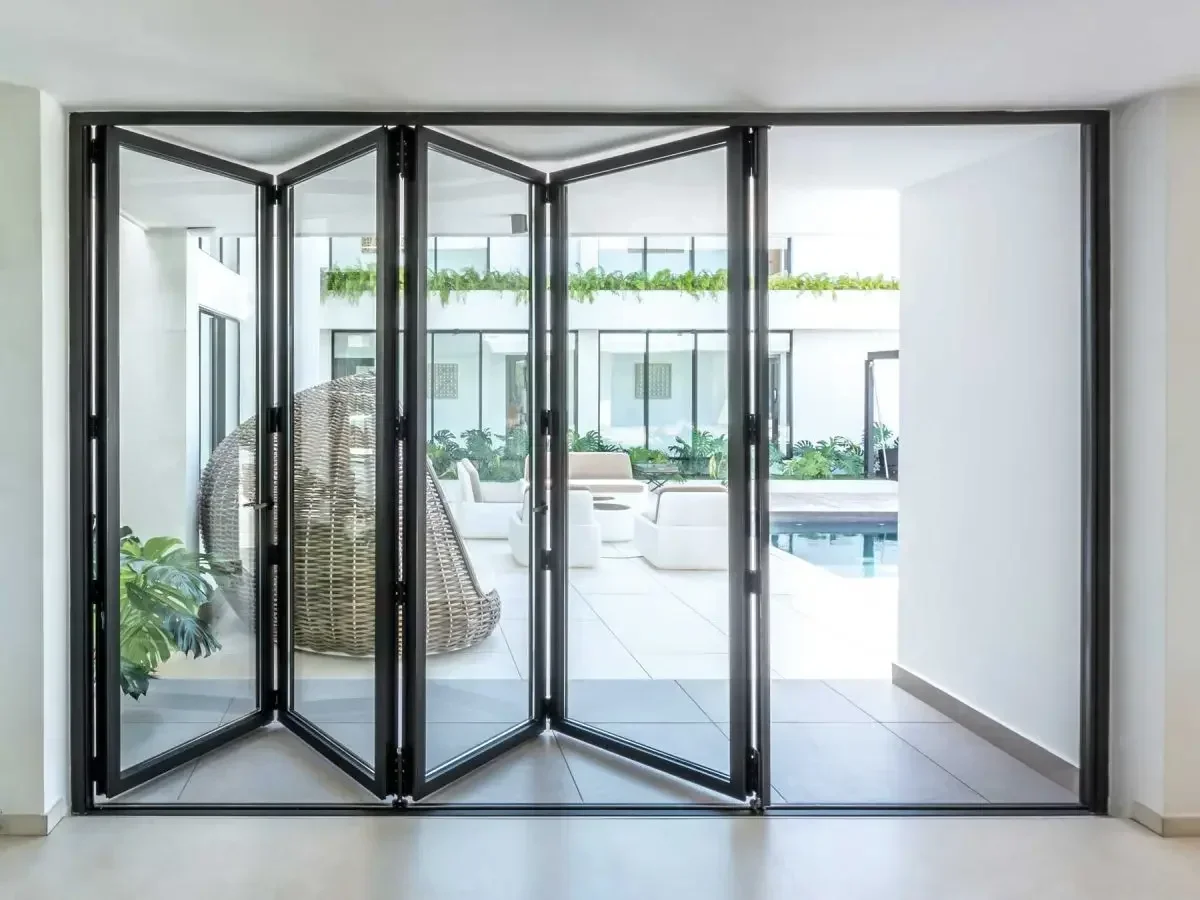 Manufacturer Aluminium Alloy Double Panel Low-e Glass Folding Patio Doors Metal Frame Folding Exterior Bifold Doors Home Decor
