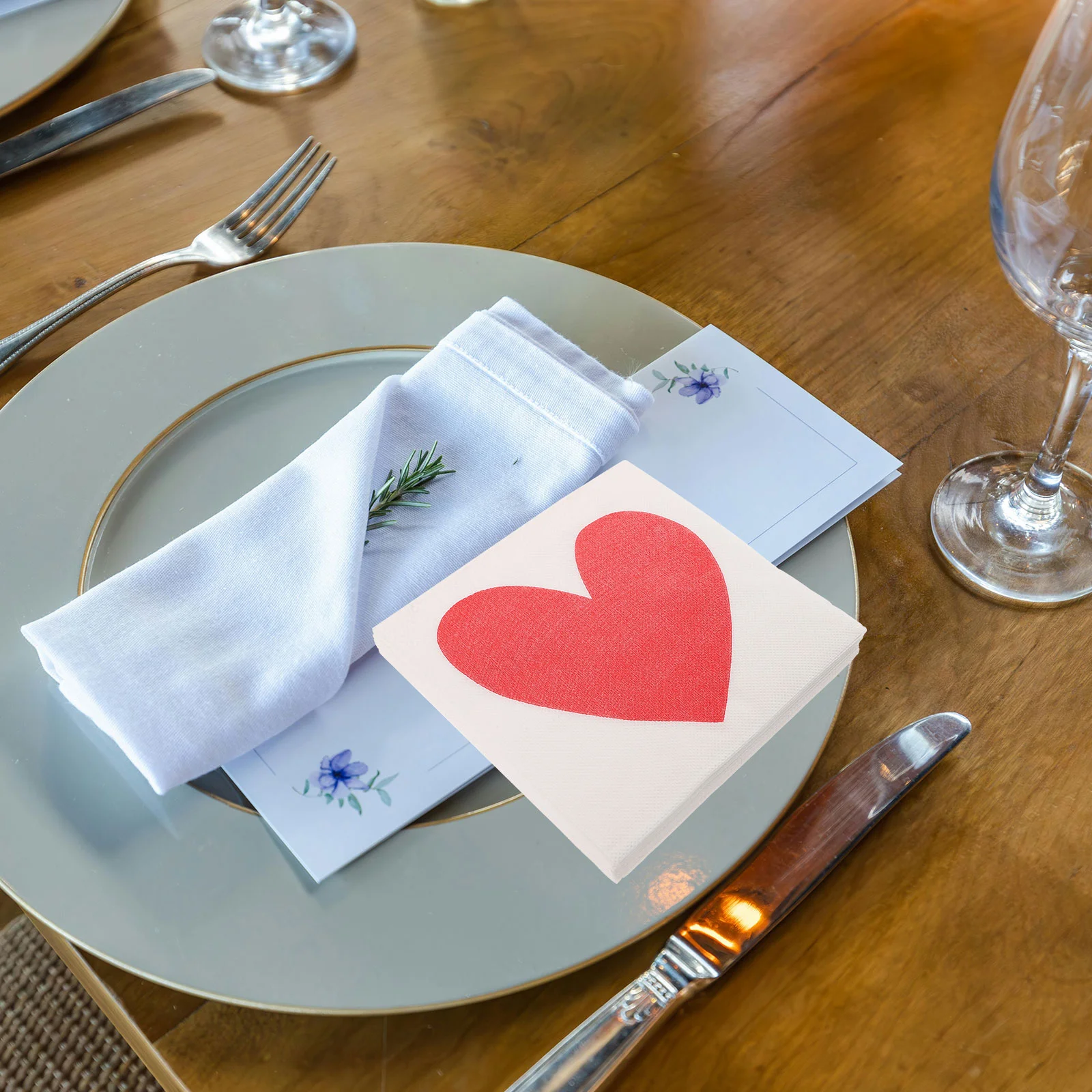 40 Pcs Wedding Dinner Napkins Disposable Party Paper Towels Heart Pattern Elegant Design Absorbent Quality Essential Event