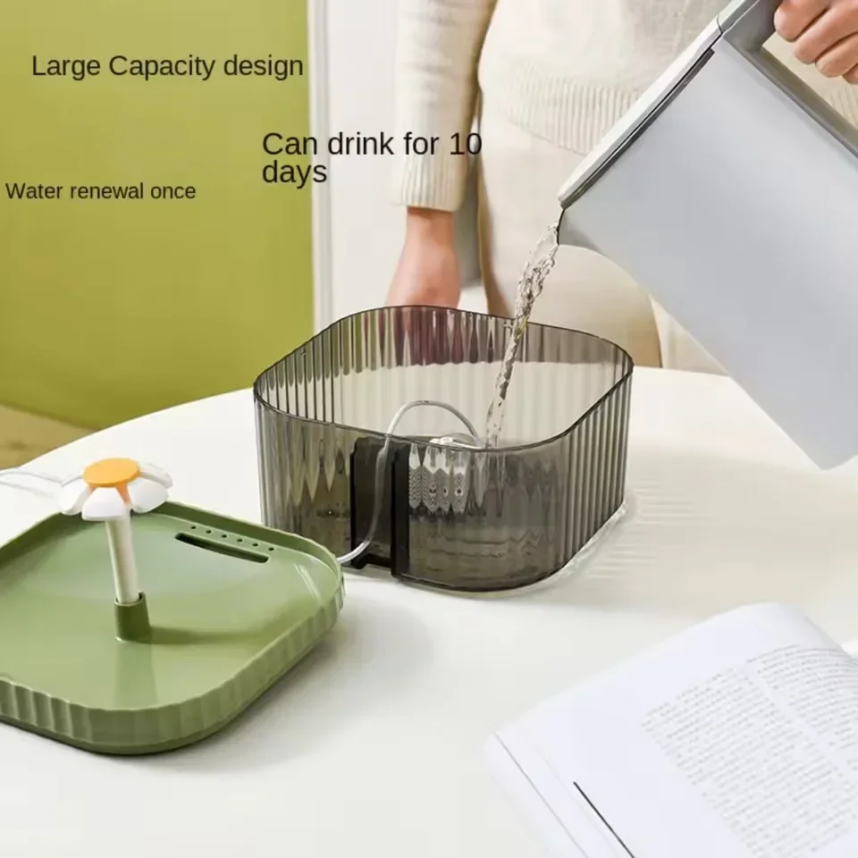 نافورة مياه للقطط سعة 2.5 لتر مع ضوء LED موزع مياه كهربائي فائق الهدوء للحيوانات الأليفة مع مرشحات بديلة نافورة قطط أوتوماتيكية