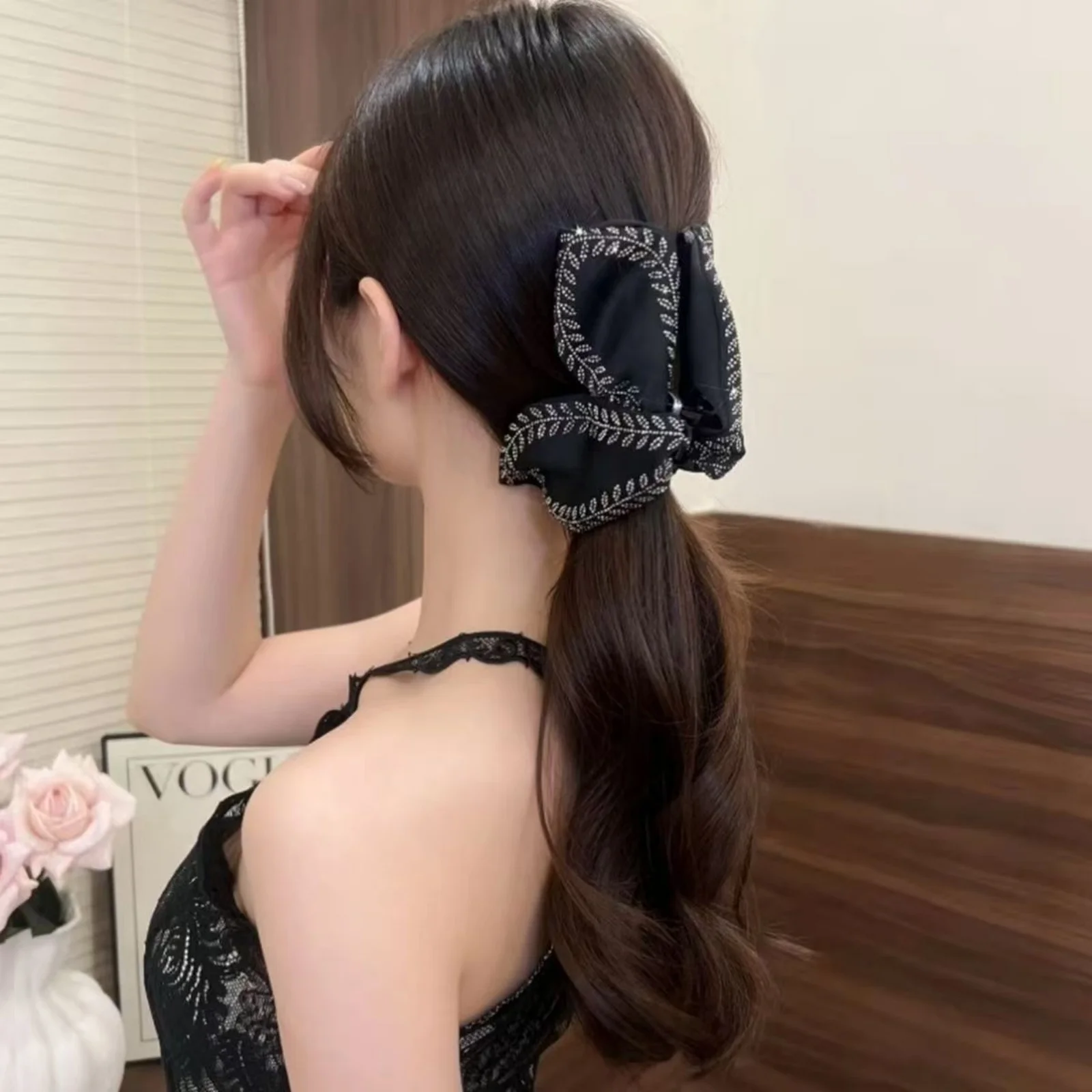 1PC Elegant Rhinestone Bow Hair Claw, Black Satin Hair Clip for Women, Glamorous Hair Accessory for Updos and Parties
