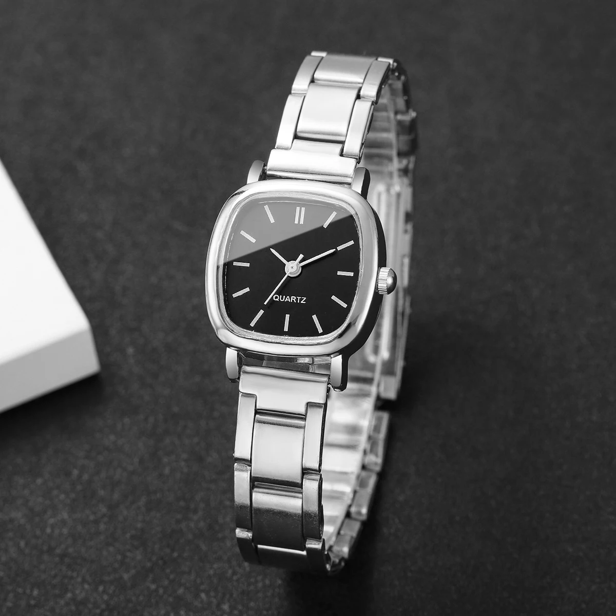 1pcs/set Women's Watch Fashion Style Trendy Simple Scale Square Small Dial Korean Edition Retro Versatile Quartz Watch No Box