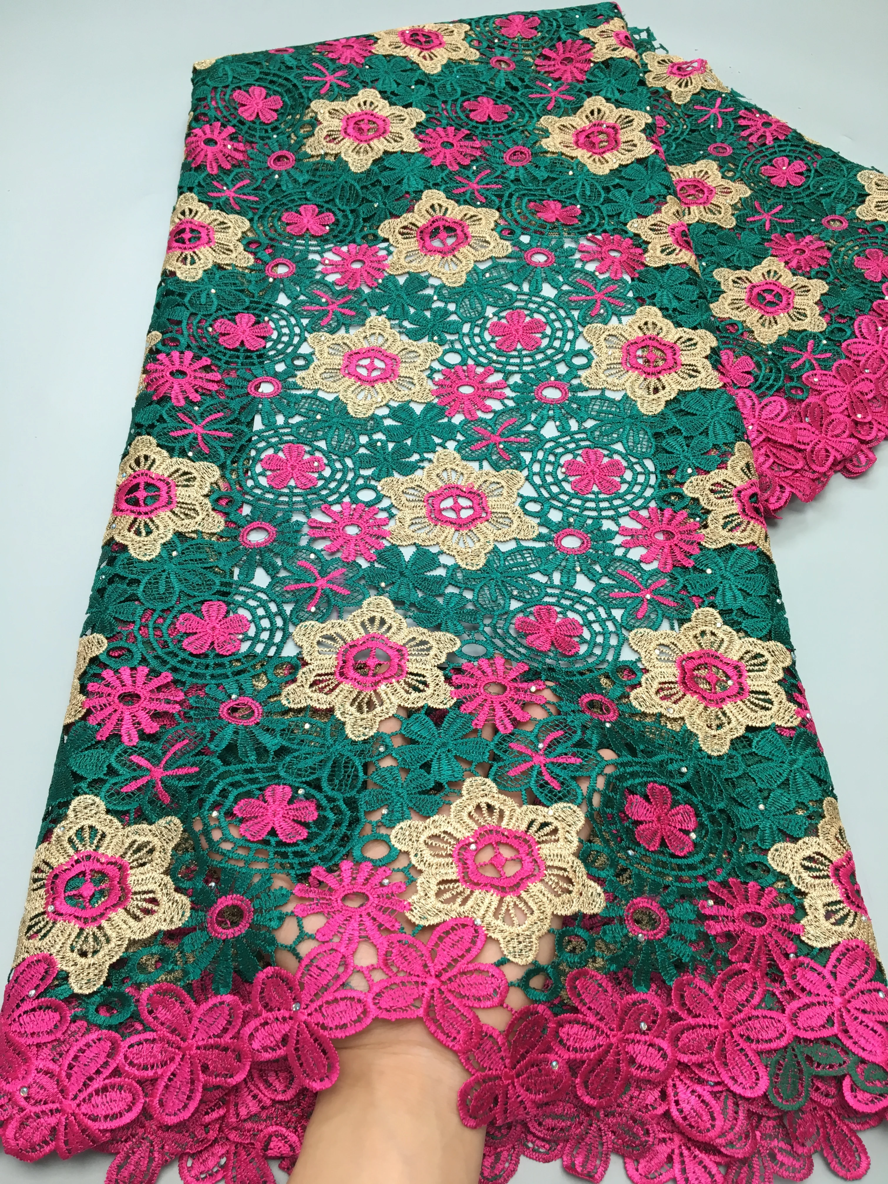 

Latest African Guipure Lace Fabric 2024 High Quality Nigerian French Embroidery Guipure Lace Fabric For Party Dress Sewing F3891