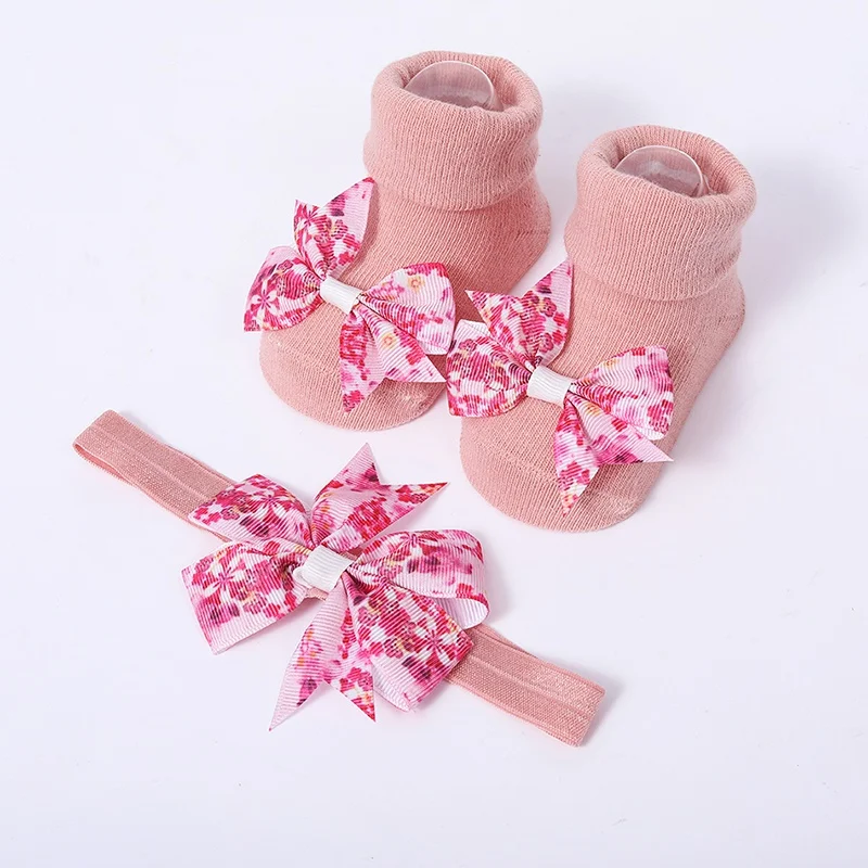 

Cute and Adorable Baby Girls' Socks with Headband Keep Your Baby's Feet Warm and Safe with These Non-Skid Socks 0-12 months