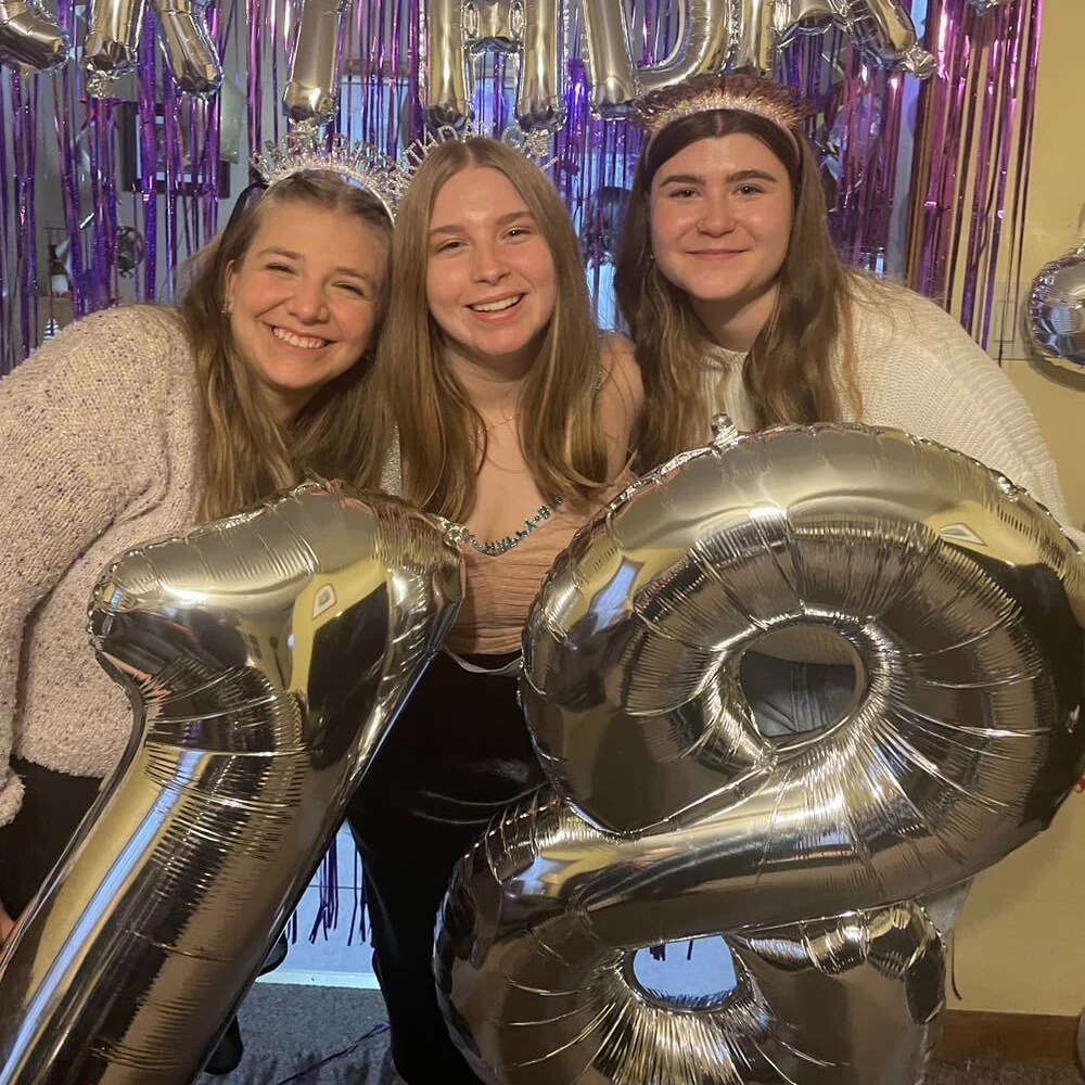 Description Picture 4 of item1PC Silver Foil Number Balloon 40inch Big Size Digital 0-9 Birthday Balloons Wedding Party Gatherings Home DIY Decoration Props