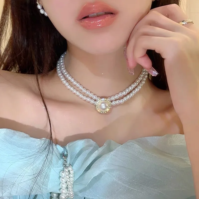

New Synthetic Pearl Necklace Elegant And Noble Emerald Retro Senior Exquisite Female Elegant Chain Collarbone Chain Female