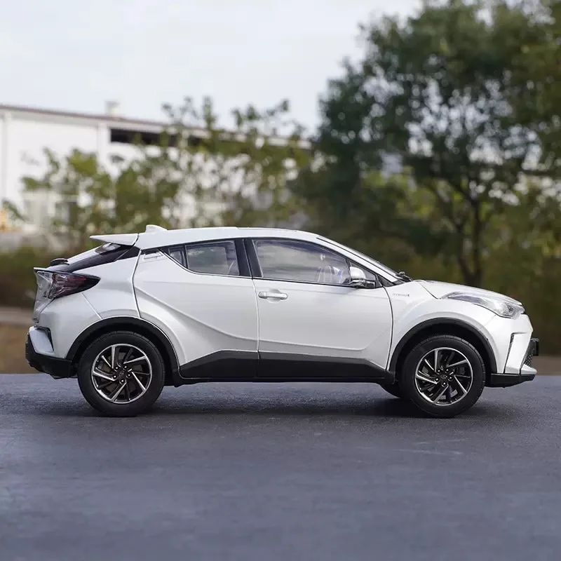 Schaal afgewerkte modelauto 1:43 Voor TOYOTA C-HR CHR Replica Auto Diecasts Model Auto Voertuigen Volwassenen Collectie Decoratieve Ornamenten Miniatuurreplica-auto(Green