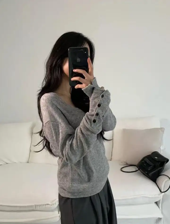 Autumn Casual Classics V Neck Button Blouse Sweaters Women New Simple Office Lady Pull Femme Pullover Korea Chic Pullover Y2k