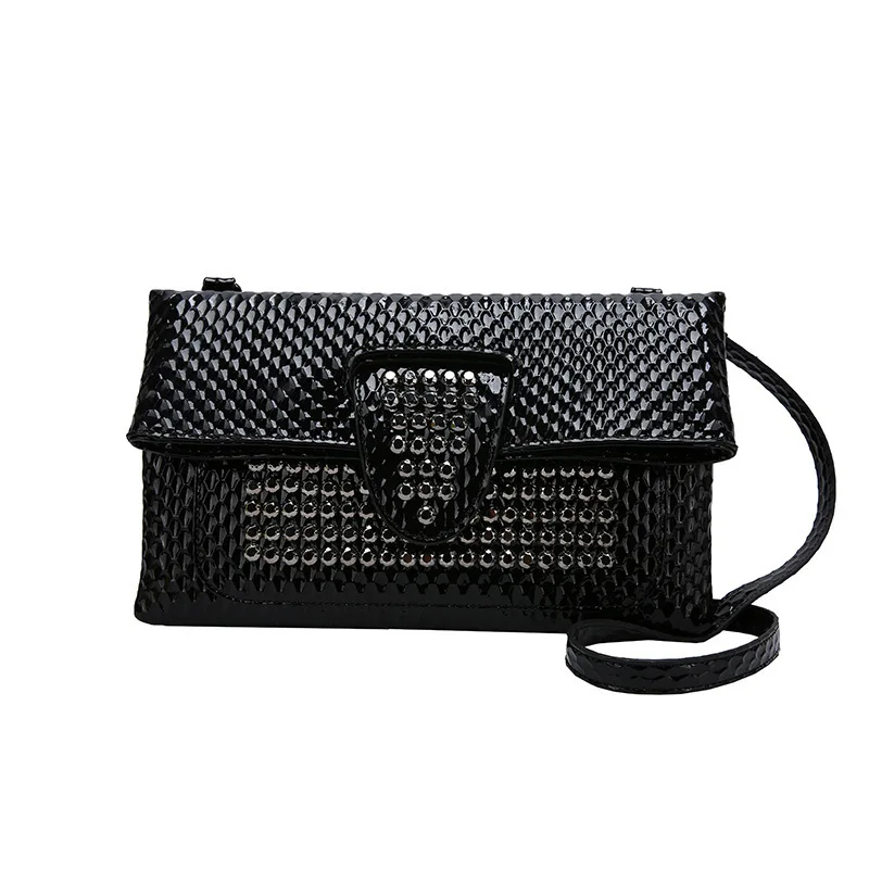 thumbnail image 1 of Bolso bandolera cuadrado horizontal con diseño de serpiente, ligero y lujoso, con tachuelas y diamantes, para mujer, para banquete de noche, personalizado, 1 of 5