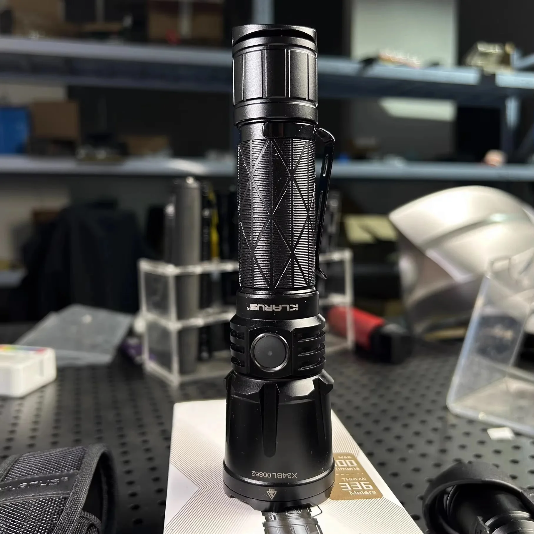 Klarus XT21X pro Military Tactical Flashlight 4000 Lumens Rechargeable Police Torch Light for Self Defense with 21700 Battery