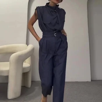 طقم مرقع بياقة مدورة، وبنطال كارغو بجزء علوي من الصوف 11