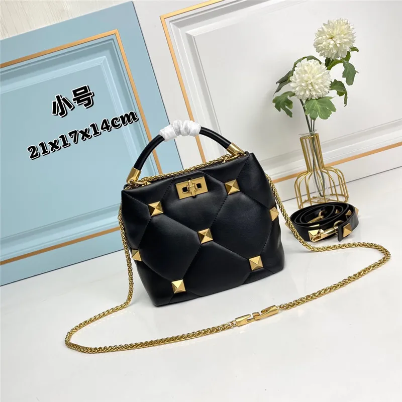 Rivet Handheld Single Shoulder Diagonal Cross Leather Women's Bag Retro