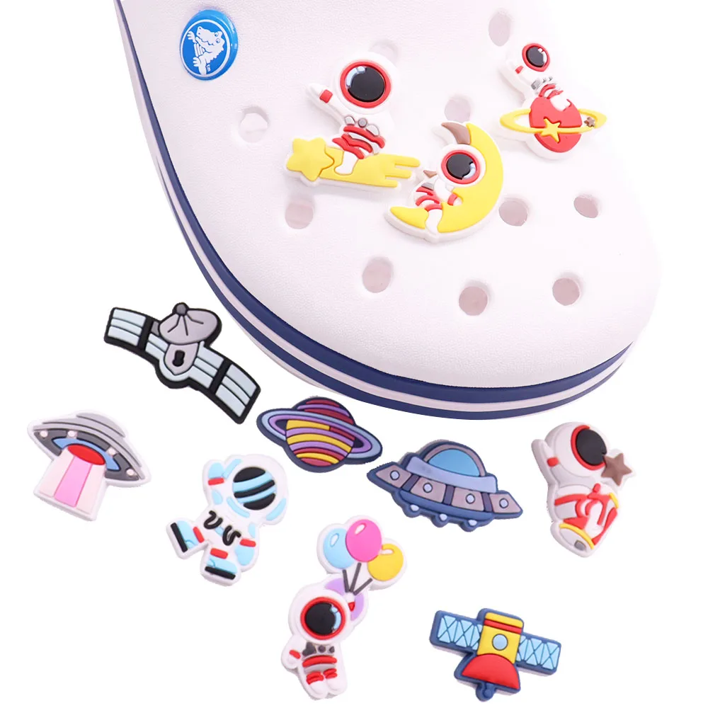 

Wholesale 50pcs Astronaut Glass Alien Gamepad UFO PVC Garden Shoe Charms Shoes Decorations DIY Croc Jibz Wristbands Kids Gift