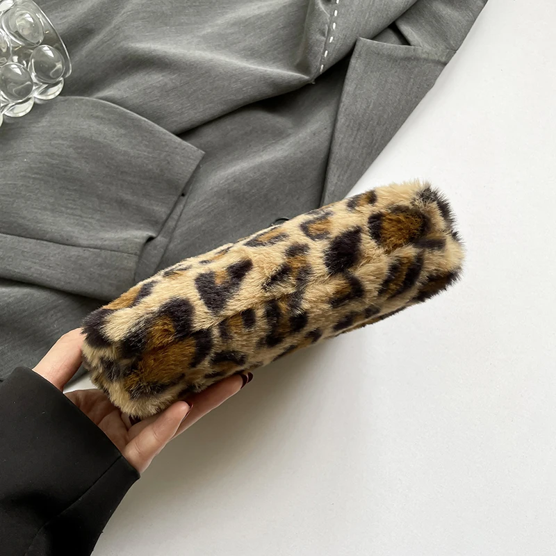 Plush Retro Leopard Print Cosmetic Bag Wash Bag Women Travel Cosmetic Pouch Beauty Storage Cases Make Up Organizer Clutch Bag
