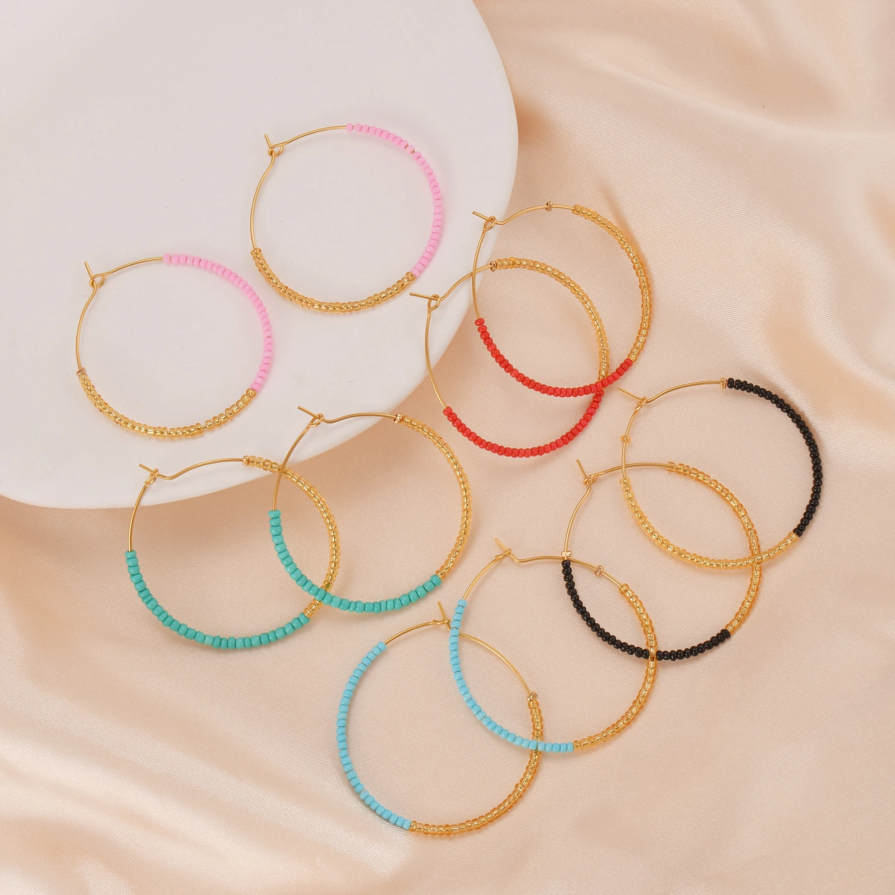 

Новинка, модные серьги 1 пара, винтажные Красочные простые круглые серьги с бусинами для женщин, ювелирные изделия для влюбленных пар, подарок на день рождения