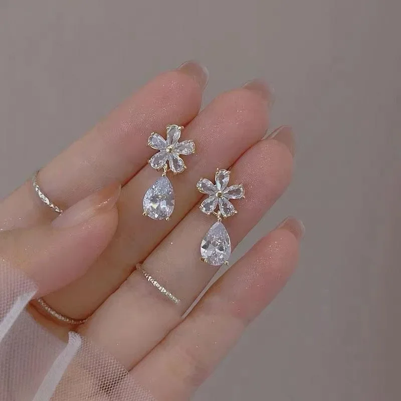Light Luxury Zircon Stud Earrings Women's Fashion Flower Leaf Earrings Elegant Imitation Pearl Ear Stud Party Wedding Jewelry 5