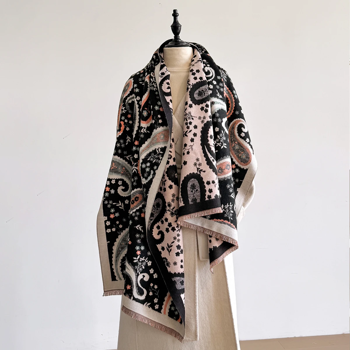 Women Cashmere Scarf Winter Paisley Patterned Thick  Warm Blanket Scarf Cashew Flower Scarves Fashionable and Luxurious