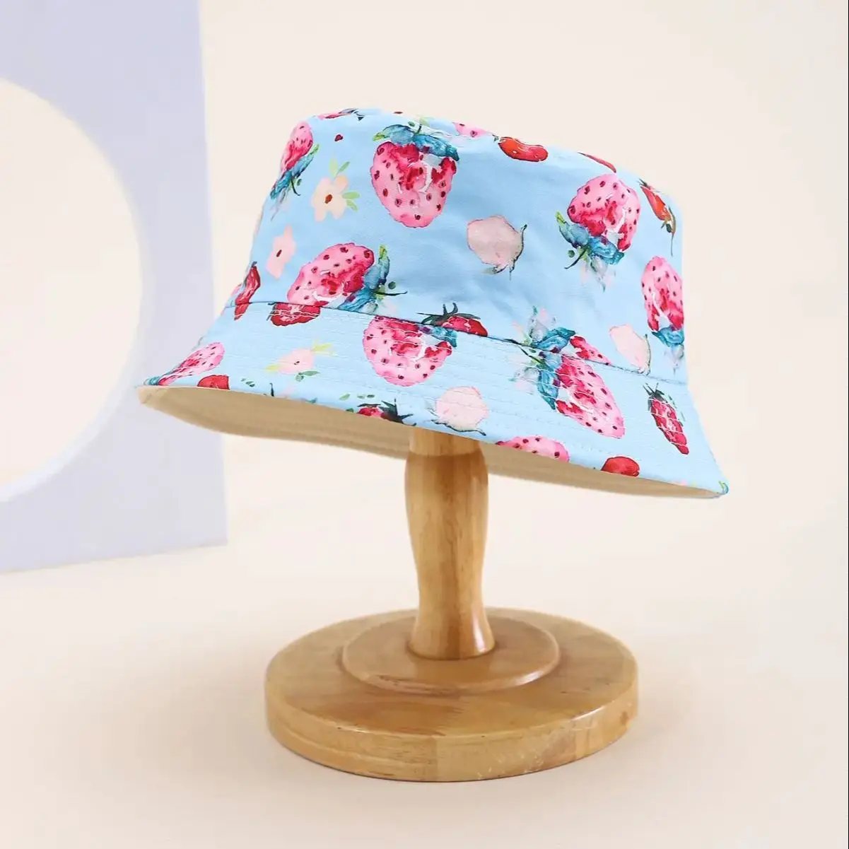 A children's strawberry printed bucket hat with double-sided sun visor cute spring summer versatile basin hat for boys girls