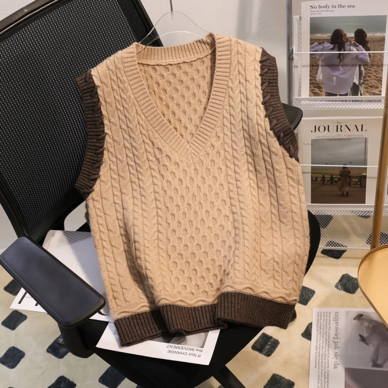 

2024 Spring and Autumn New V-neck Knitted All-Matching Outer Wear Vest Fashion Sleeveless Sweater for Women