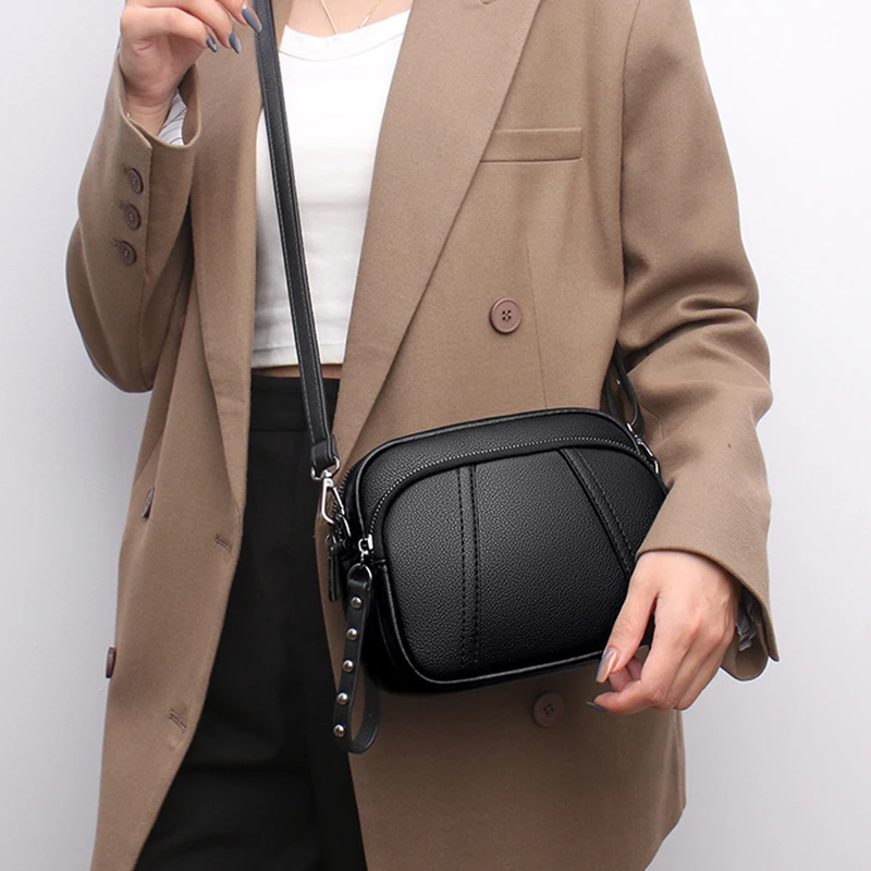 Solid Color Fashionable Rivet Zipper Women's Mobile Phone Bag