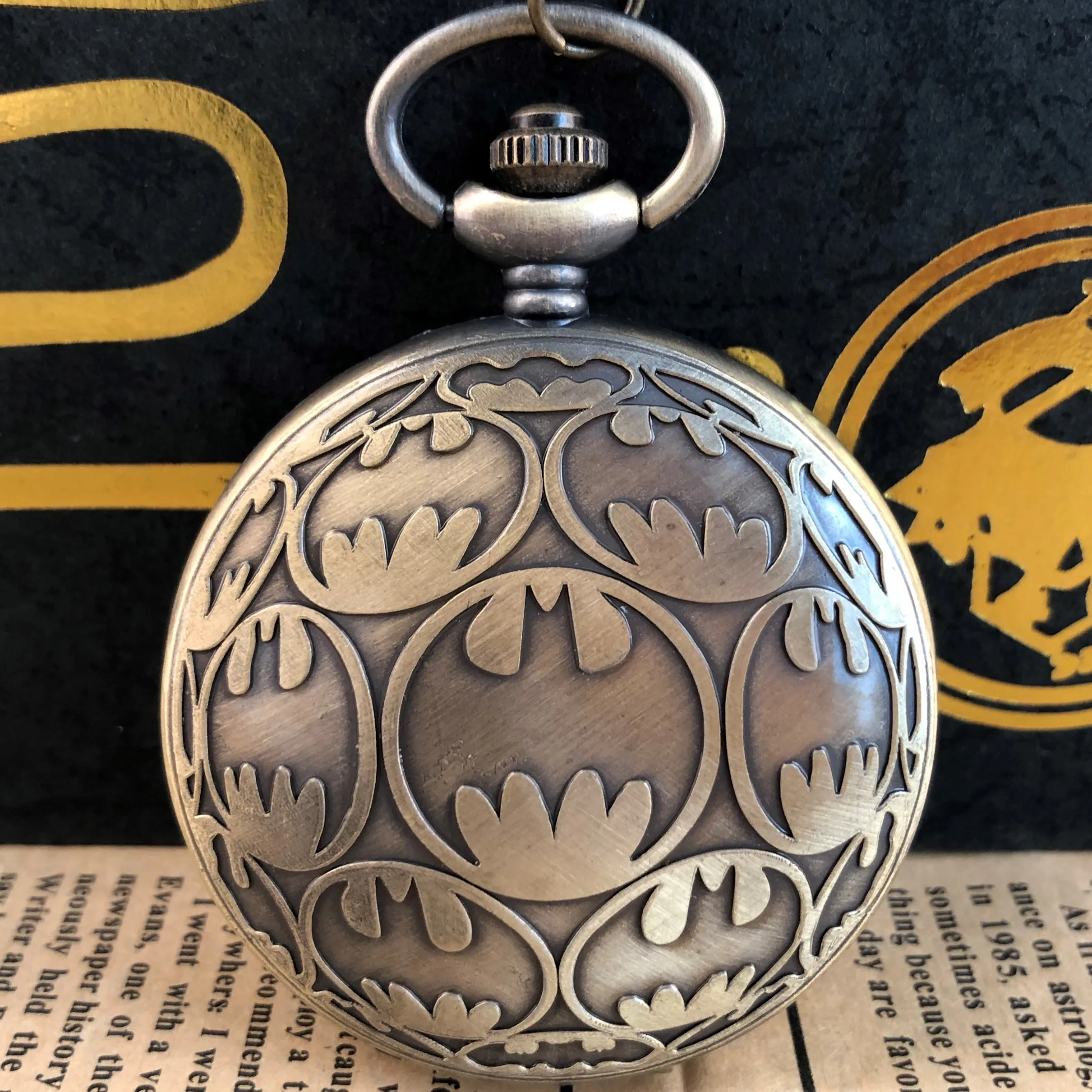 

Classic Carved Quartz Pocket Watch Personality Arabic Numerals Necklace Pendant Clock Men Women Student Gifts Popular Decoration