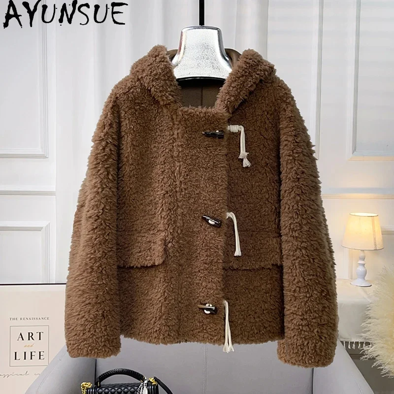 

Autumn AYUNSUE and Winter New Lamb Wool Coat Women Horn Button Hooded Short Pure Sheep Shearing Jacket Casaco Feminino