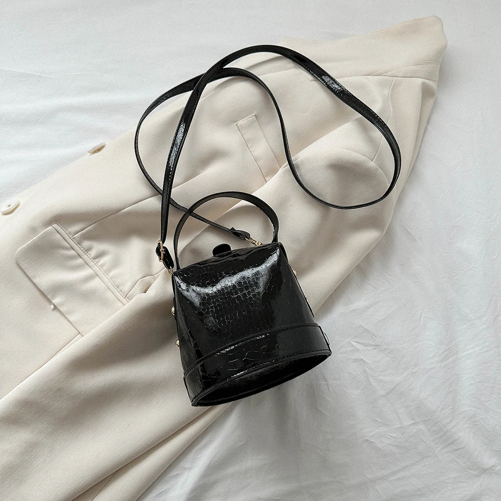 

Women Shiny Patent Leather Bags Mini Shoulder Purse Fashion Chains Bag Golden Silver Satchel Female Coin Wallets Party Handbags