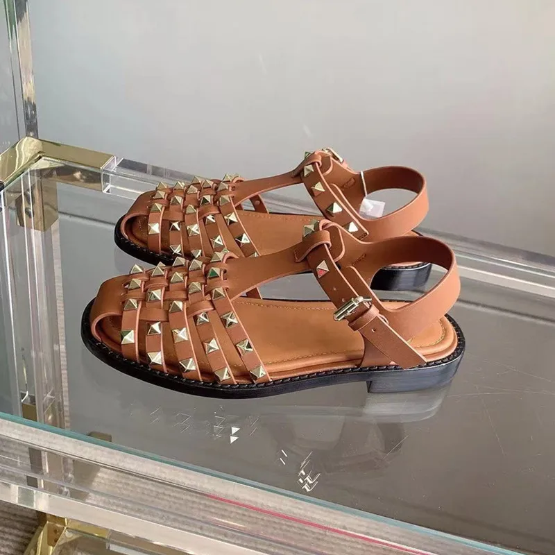 

Designer New Natural Leather Studded Sandals Women Flat Roman Style 2024 Fashion Casual No Leak Toe Big Size 41 42