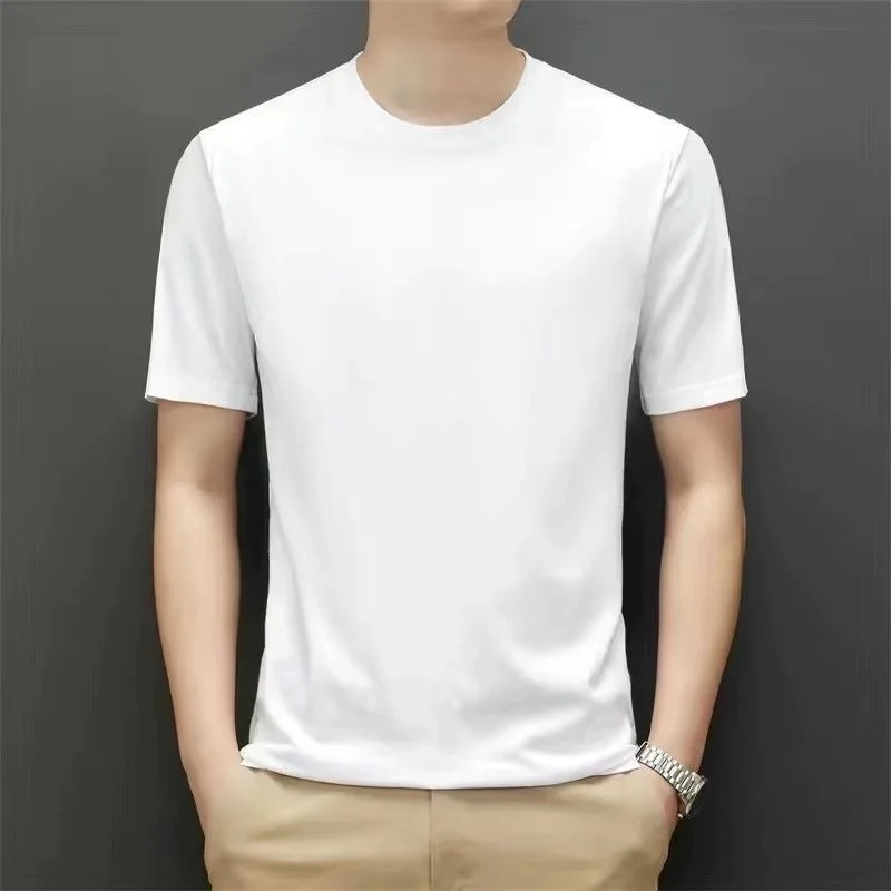 Pure white bottoming shirt