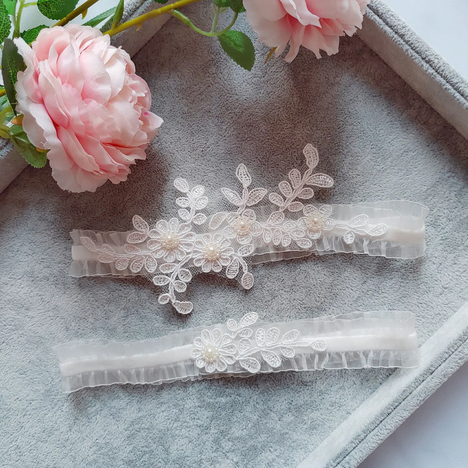 Bandas elásticas nupciales, liguero de encaje para boda, flor de perla, vestido de media Sexy para mujer, anillo para el muslo, bordado blanco, fiesta de boda
