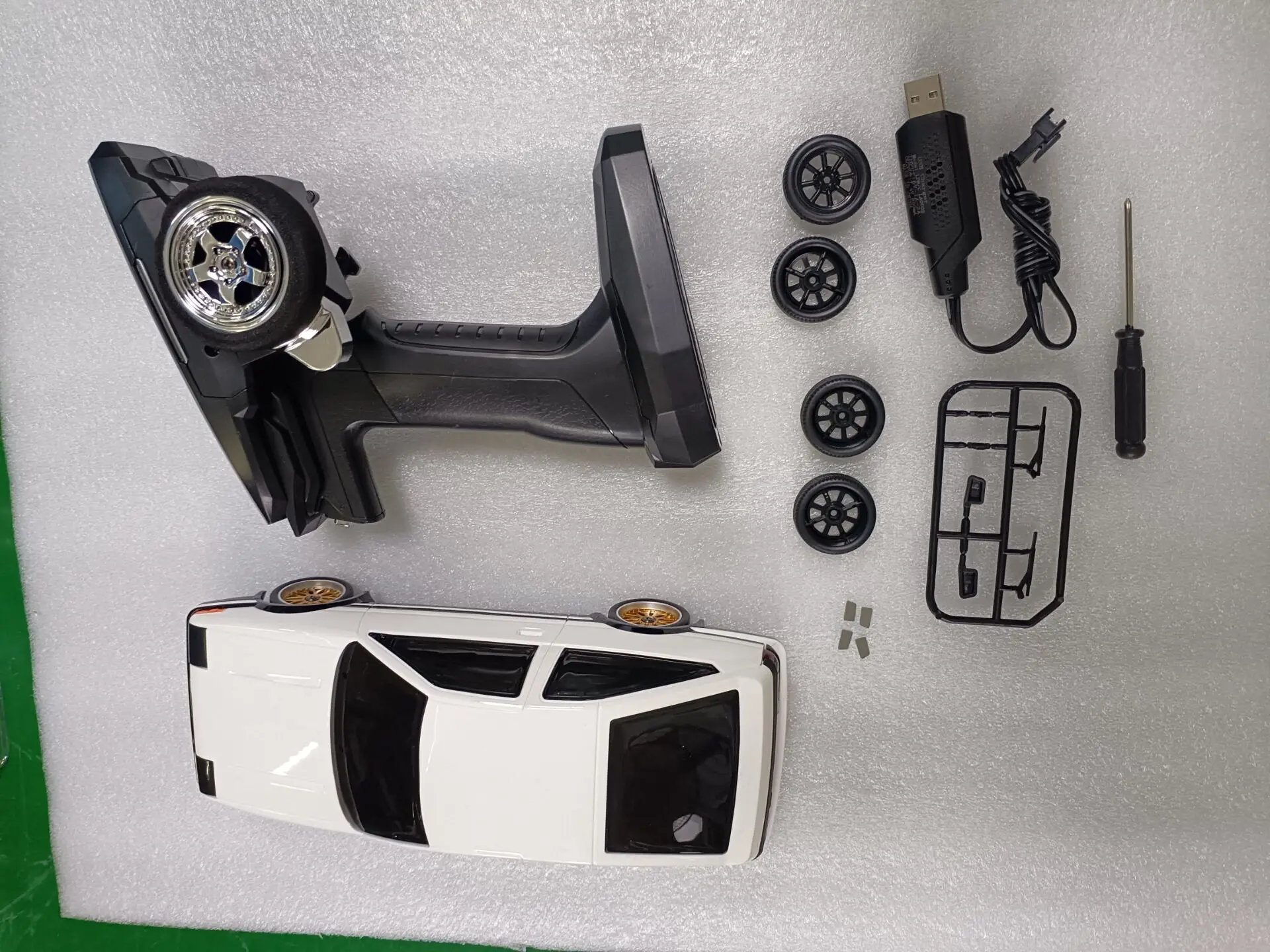 LDRC LD1801 1/18 Mini RC Drift Car RWD AE86 Radio Control Racing