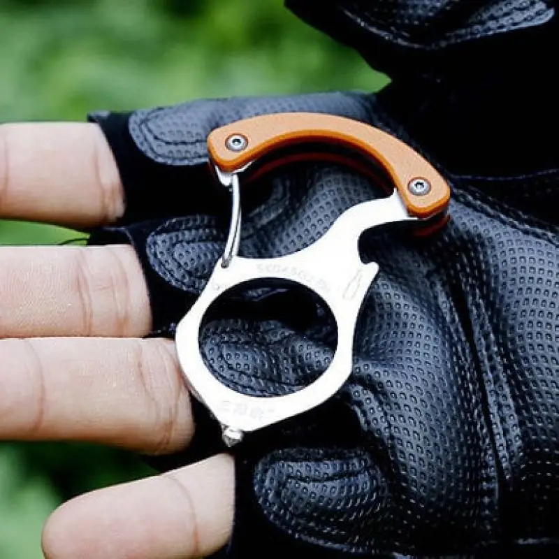 Car key Buckle Self-Protection Hook Car Key Chain Men's Key Chain Key Ring  Pendant Multifunctional Tool