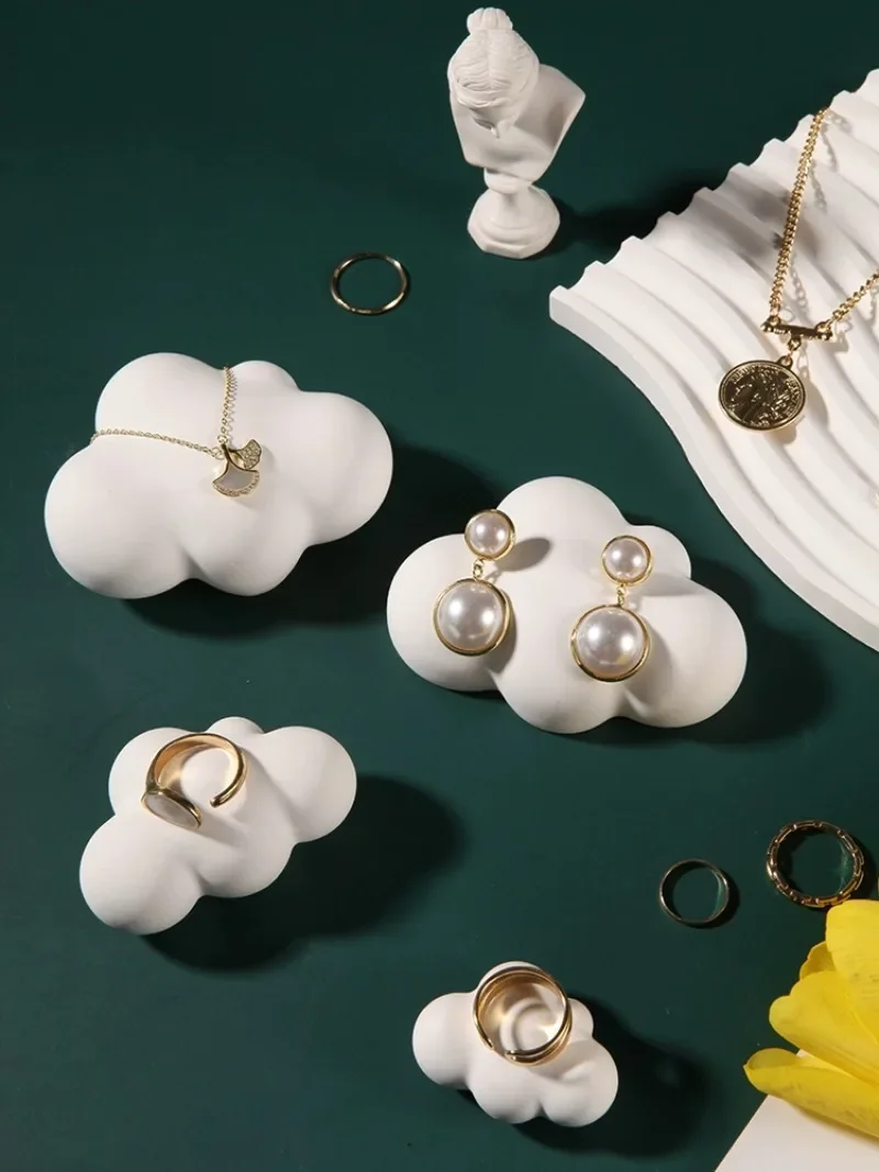 

Cloud Shaped Earrings Photography Decoration Props Gypsum Ornaments Display Rack