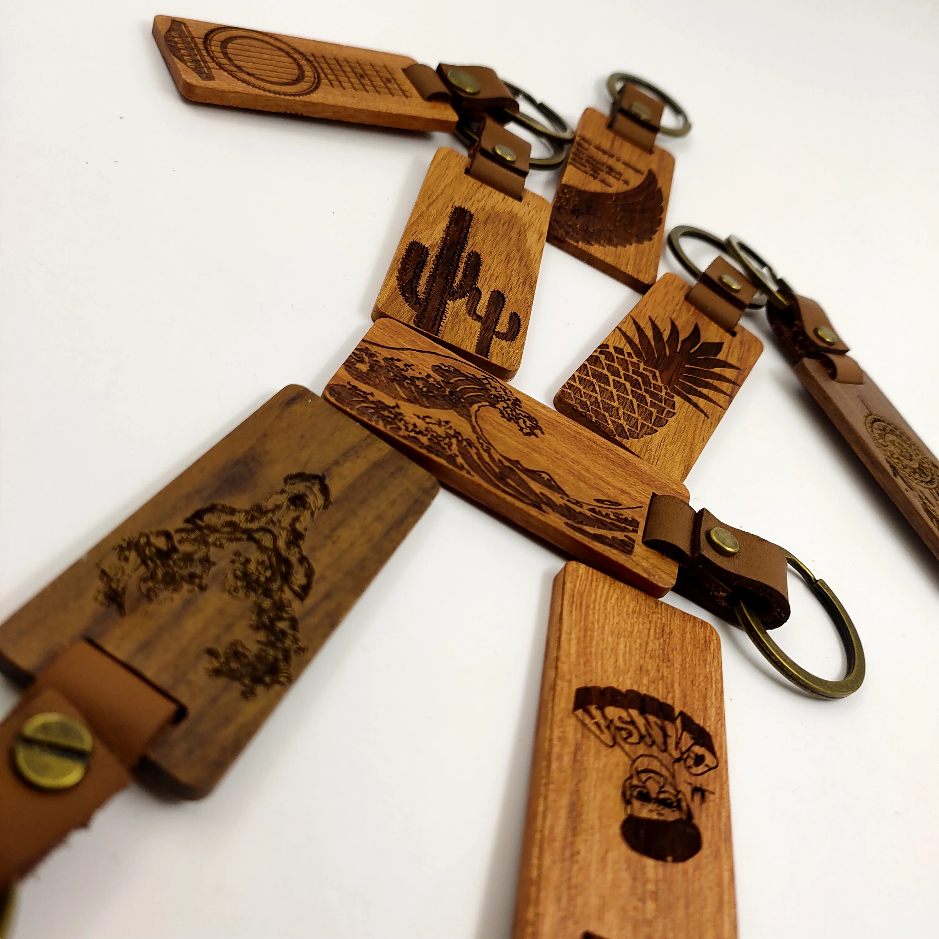 

Personalized Metal Keyrings Keychains Wooden Carved Keychains
