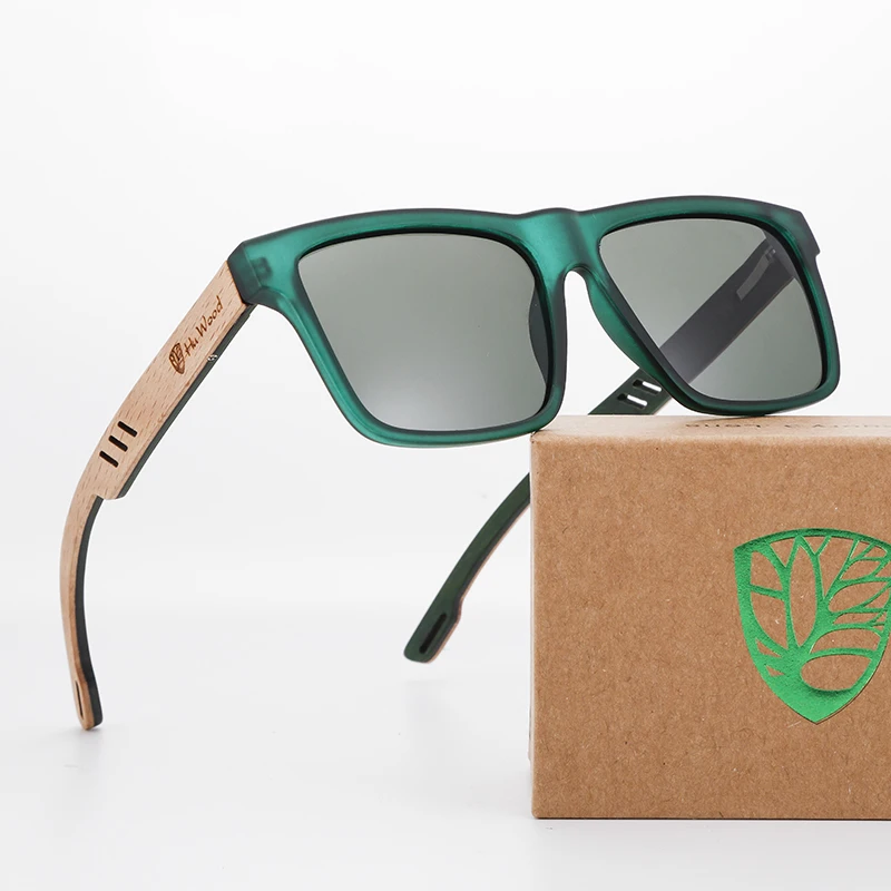 Wooden grain polarized square sunglasses for men and women.